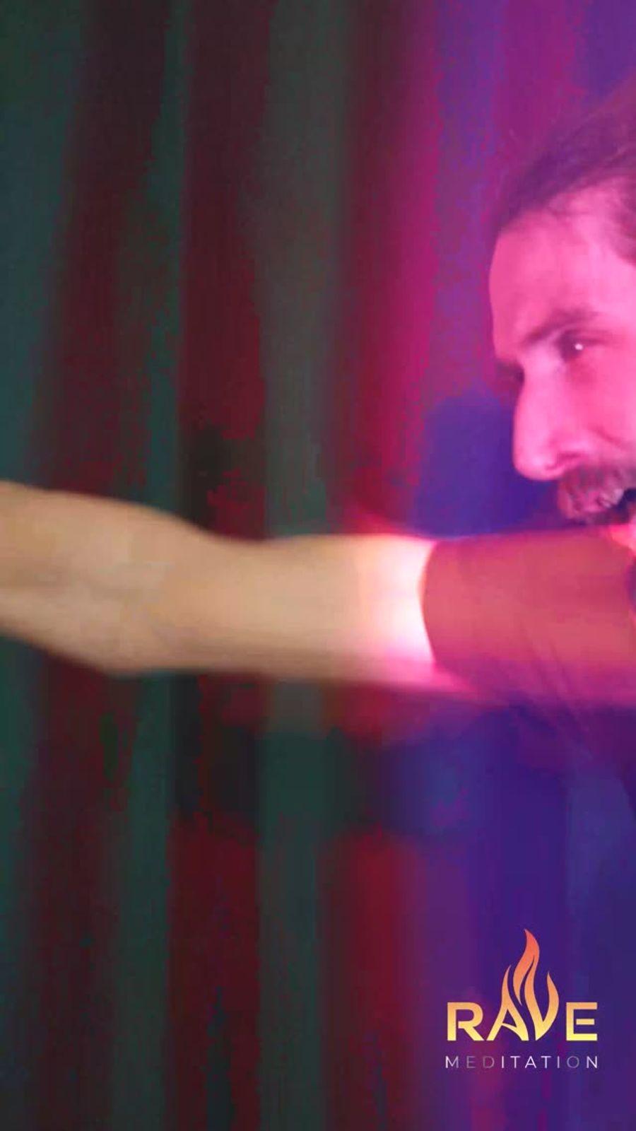 RAVE медитация — как это выглядит
